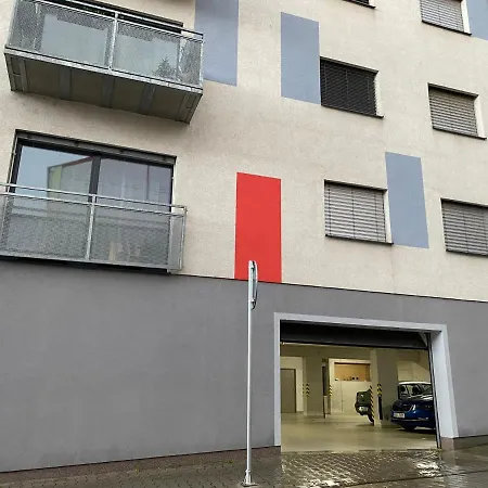Apartman S Garazi A Balkonem Plzen Exterior photo