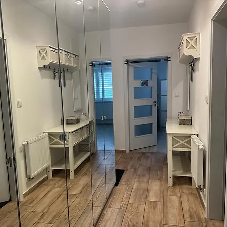 Apartman S Garazi A Balkonem Plzen Exterior photo