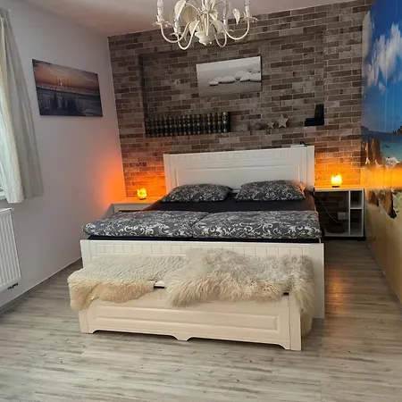 Apartman S Garazi A Balkonem Plzen Exterior photo