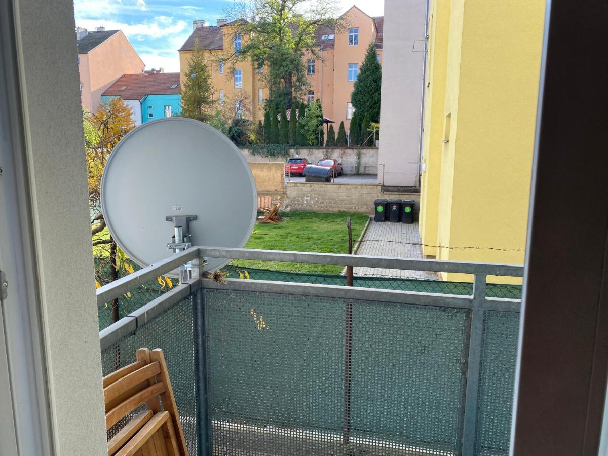 Apartment S Garazi A Balkonem Plzen