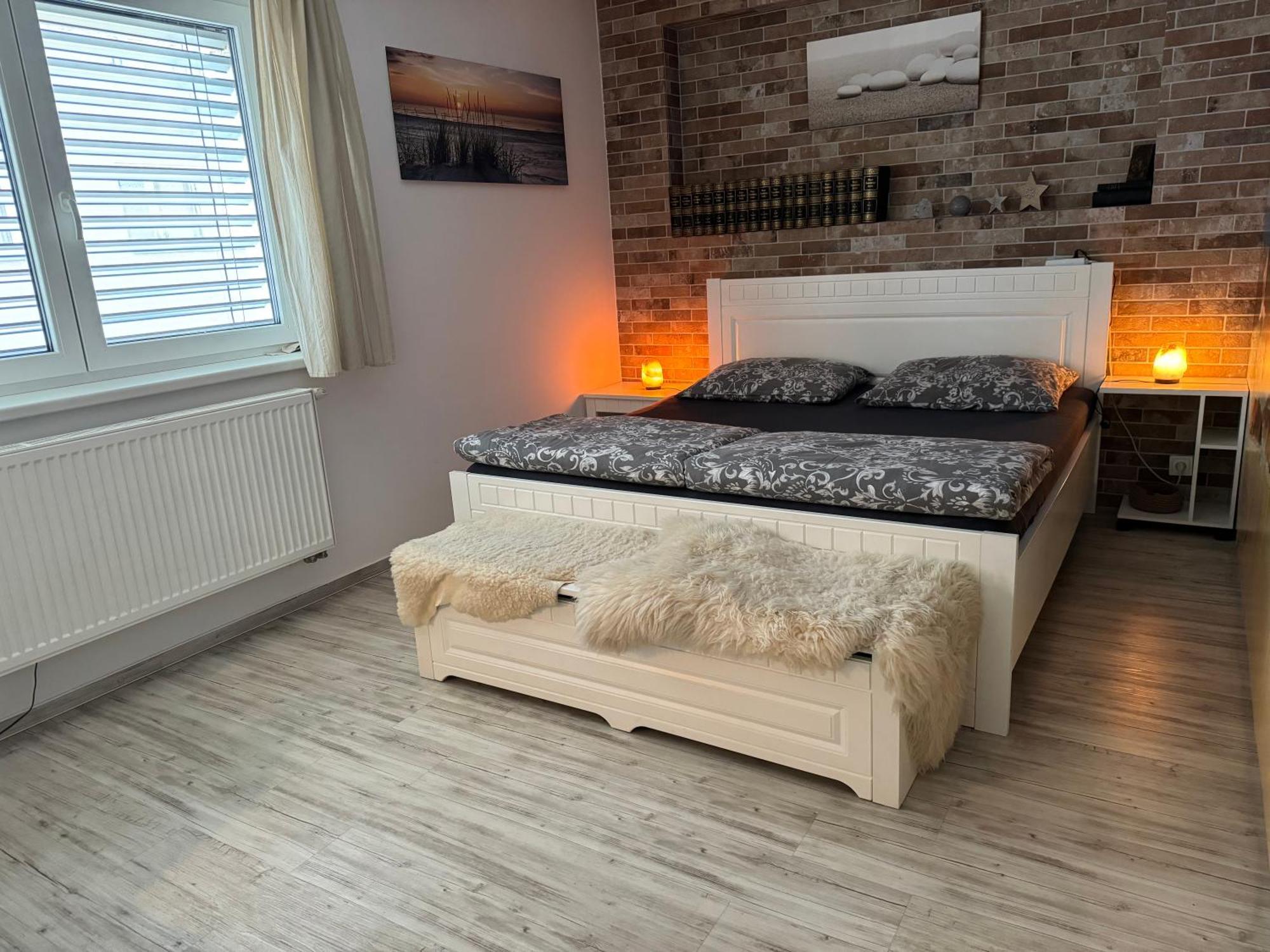 S Garazi A Balkonem Apartment *