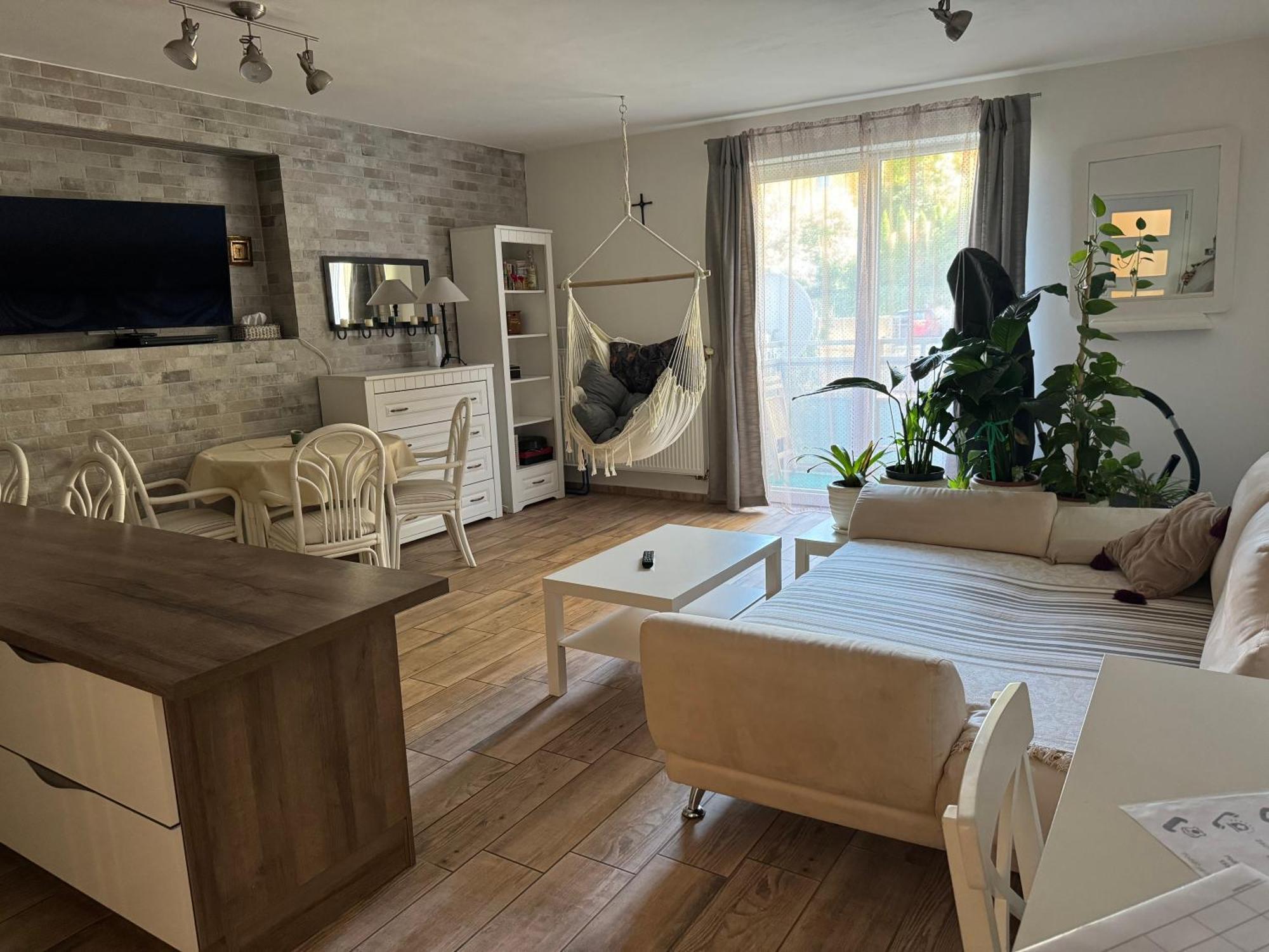 Appartement S Garazi A Balkonem *